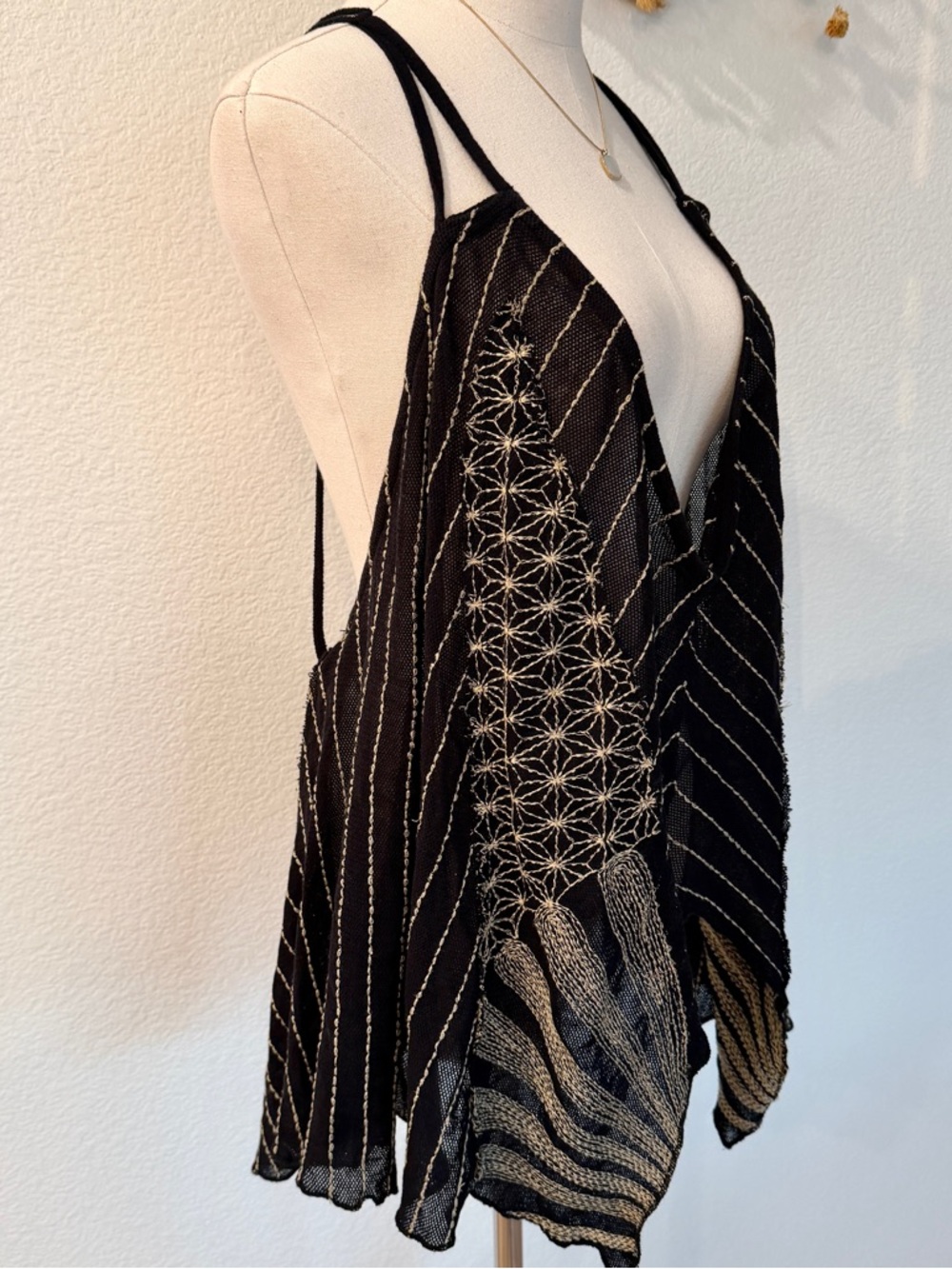 [RESERVED] FP Black Deep-V Neck Mesh Embroidered Strappy Back Layering Cami Top - Picture 6 of 16